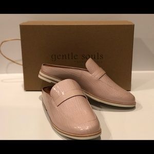 Gentle Souls by Kenneth Cole Everette Mules